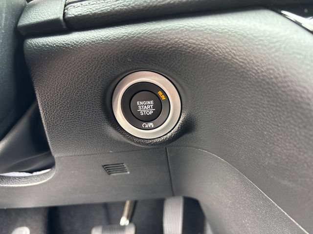 New 2027 Chrysler Pacifica Select w/ Family Tech Group FWD image 18