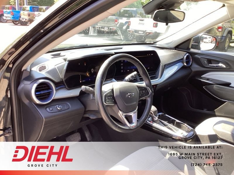 Used 2024 Chevrolet Trax LT w/ Driver Confidence Package FWD image 20