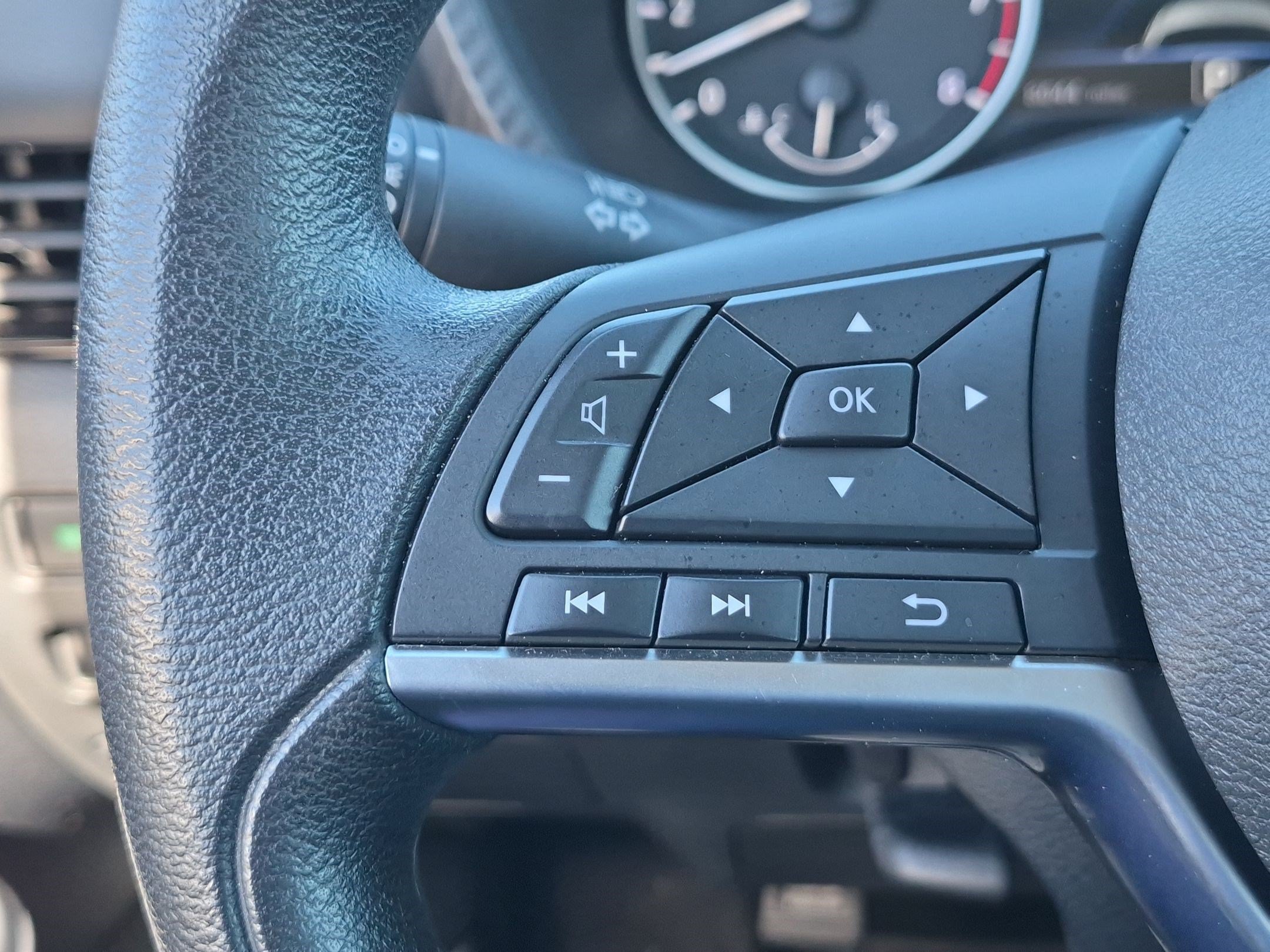 Used 2025 Nissan Sentra SV FWD image 18