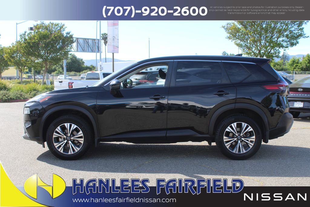 Used 2023 Nissan Rogue SV image 2