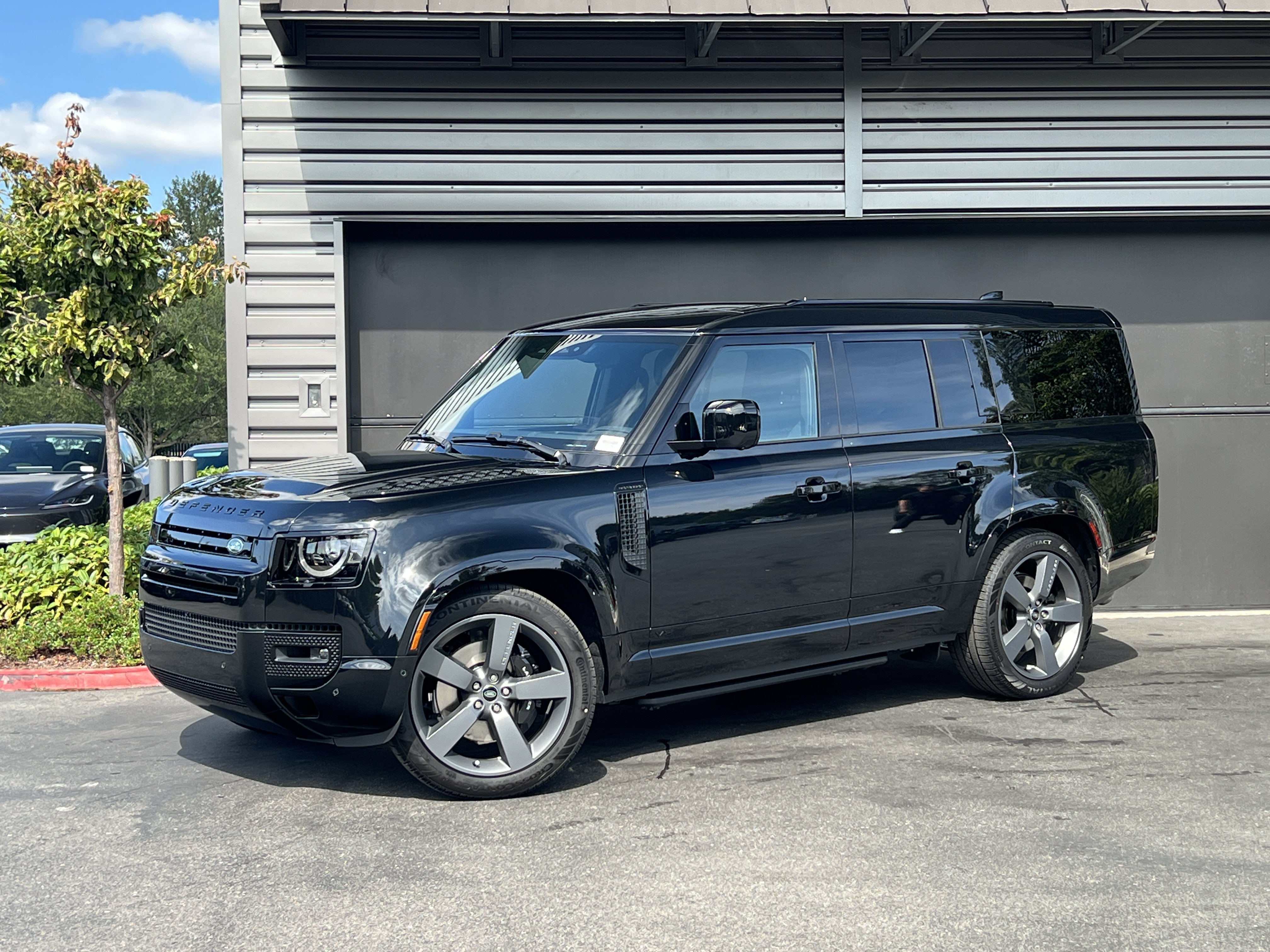 New 2025 Land Rover Defender 130 V8 AWD/4WD image 1