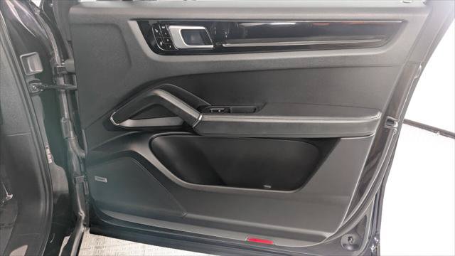 Used 2019 Porsche Cayenne AWD/4WD image 23