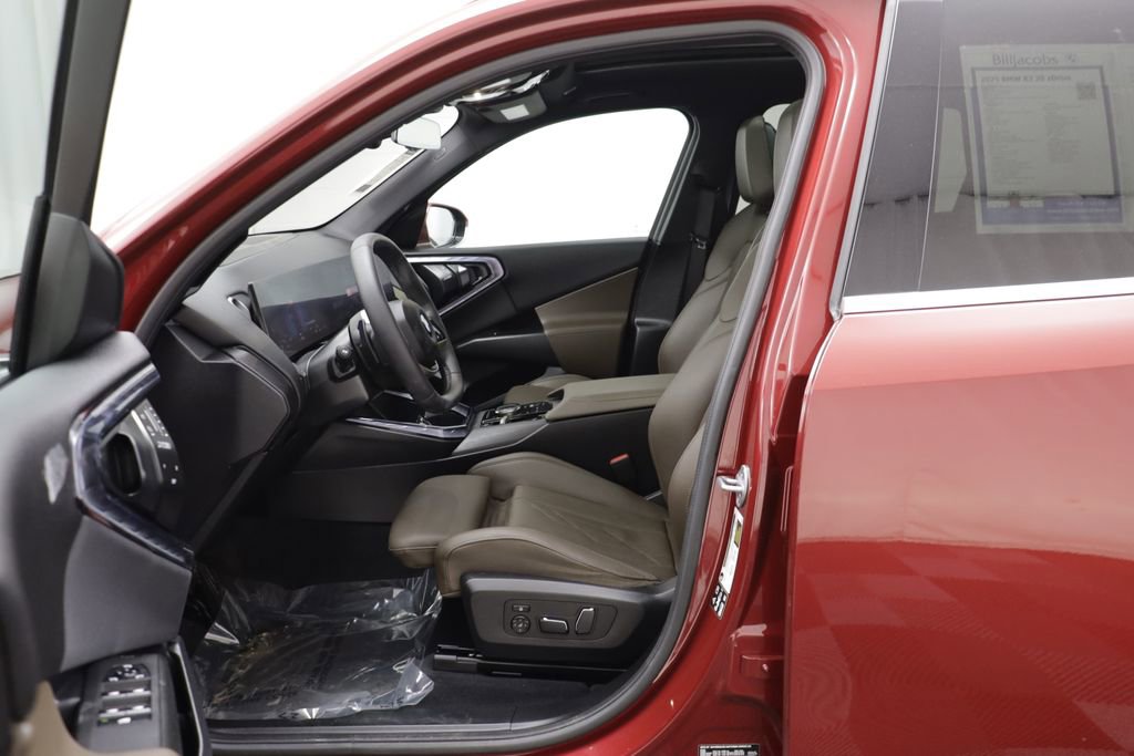 Certified 2025 BMW X3 xDrive30i image 5