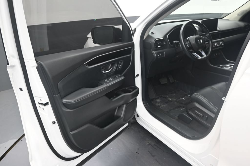 Used 2024 Honda Pilot Touring image 10