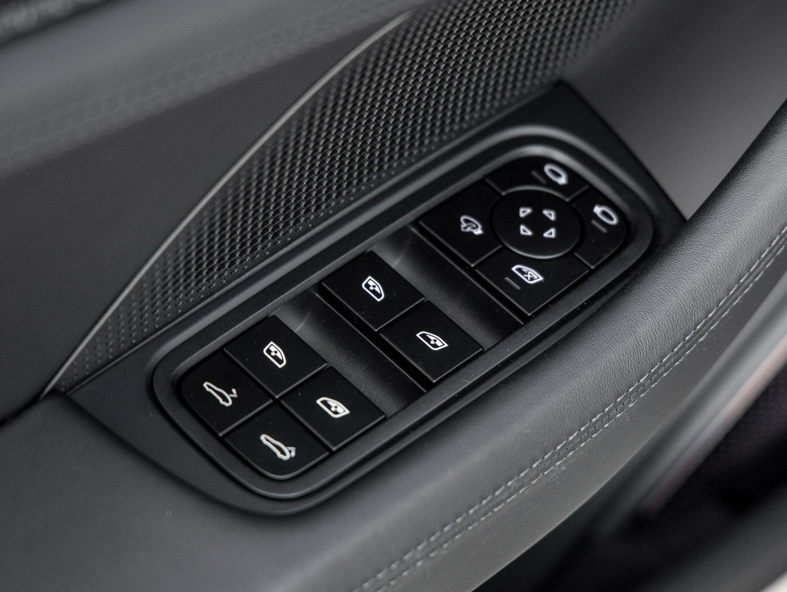 Certified 2026 Porsche Panamera GTS AWD/4WD image 21