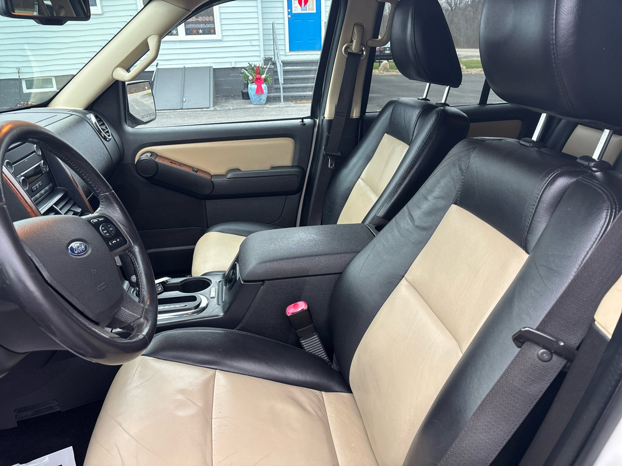 Used 2010 Ford Explorer Eddie Bauer image 12