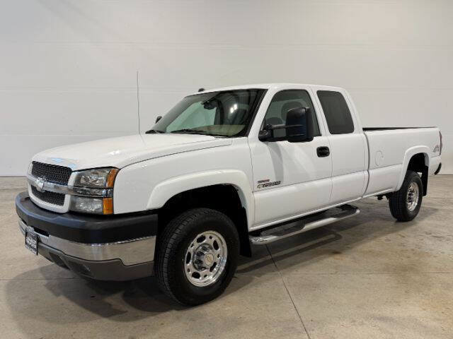 Used 2004 Chevrolet Silverado 2500 LS w/ Heavy-Duty Power Package AWD/4WD image 1