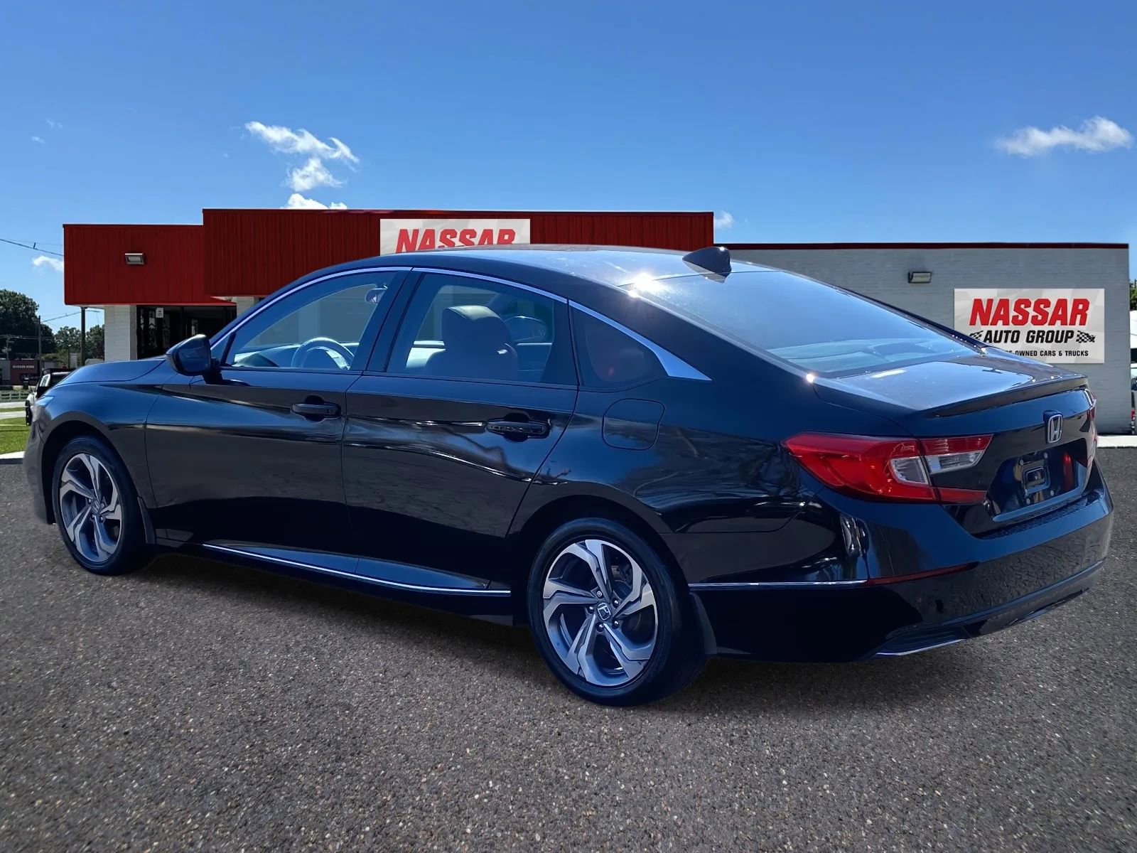 Used 2018 Honda Accord EX image 6