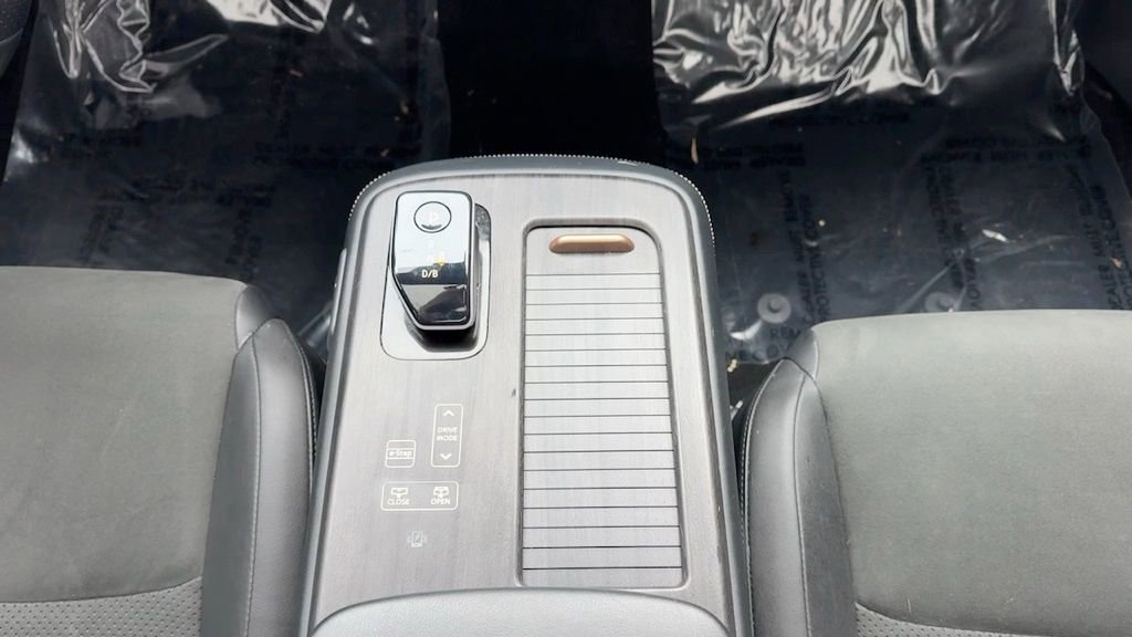 Certified 2024 Nissan Ariya FWD image 13