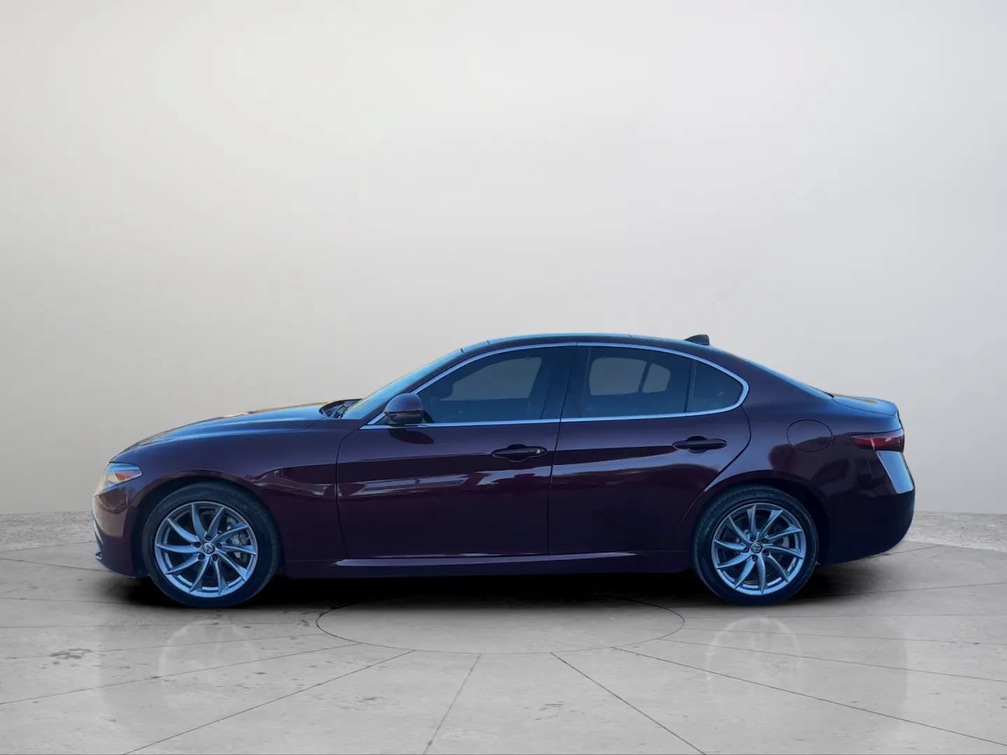 Used 2017 Alfa Romeo Giulia Ti AWD/4WD image 2