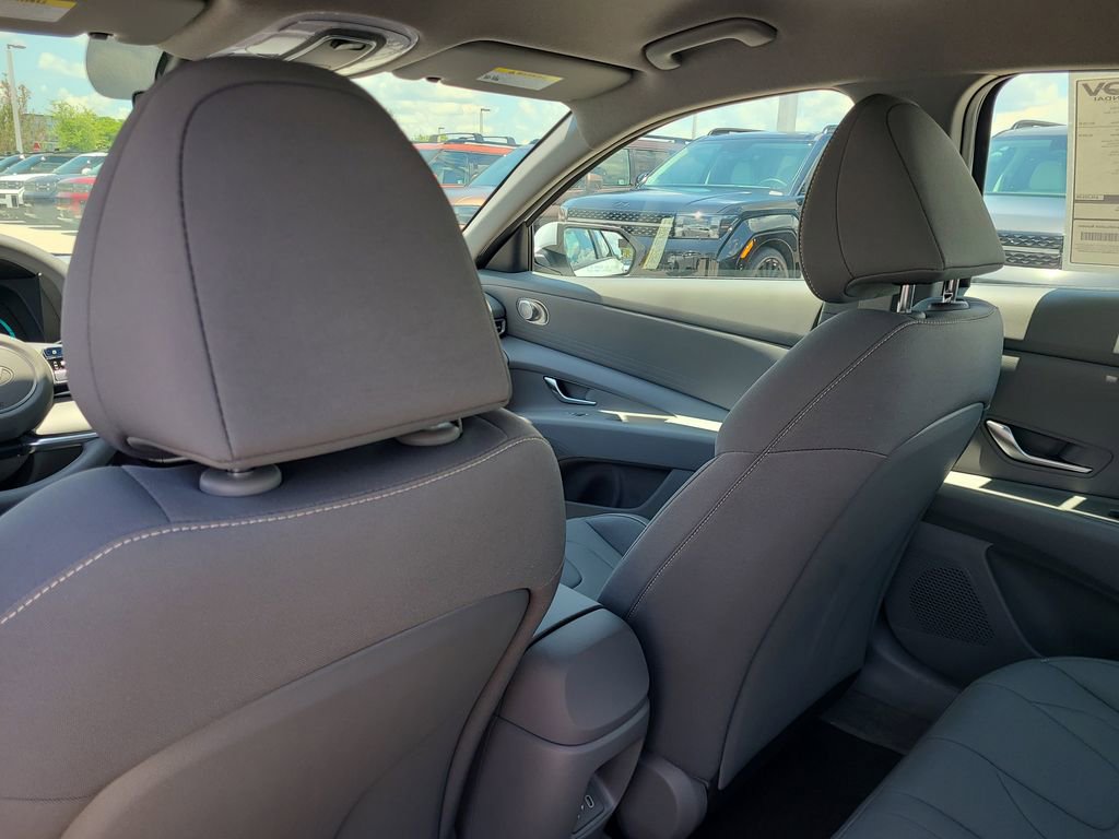 New 2025 Hyundai Elantra Blue image 6