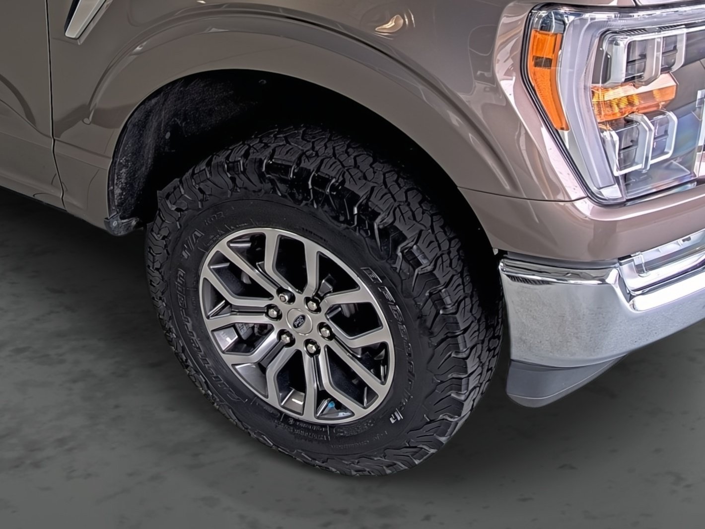 Used 2021 Ford F150 Lariat w/ FX4 Off-Road Package AWD/4WD image 16