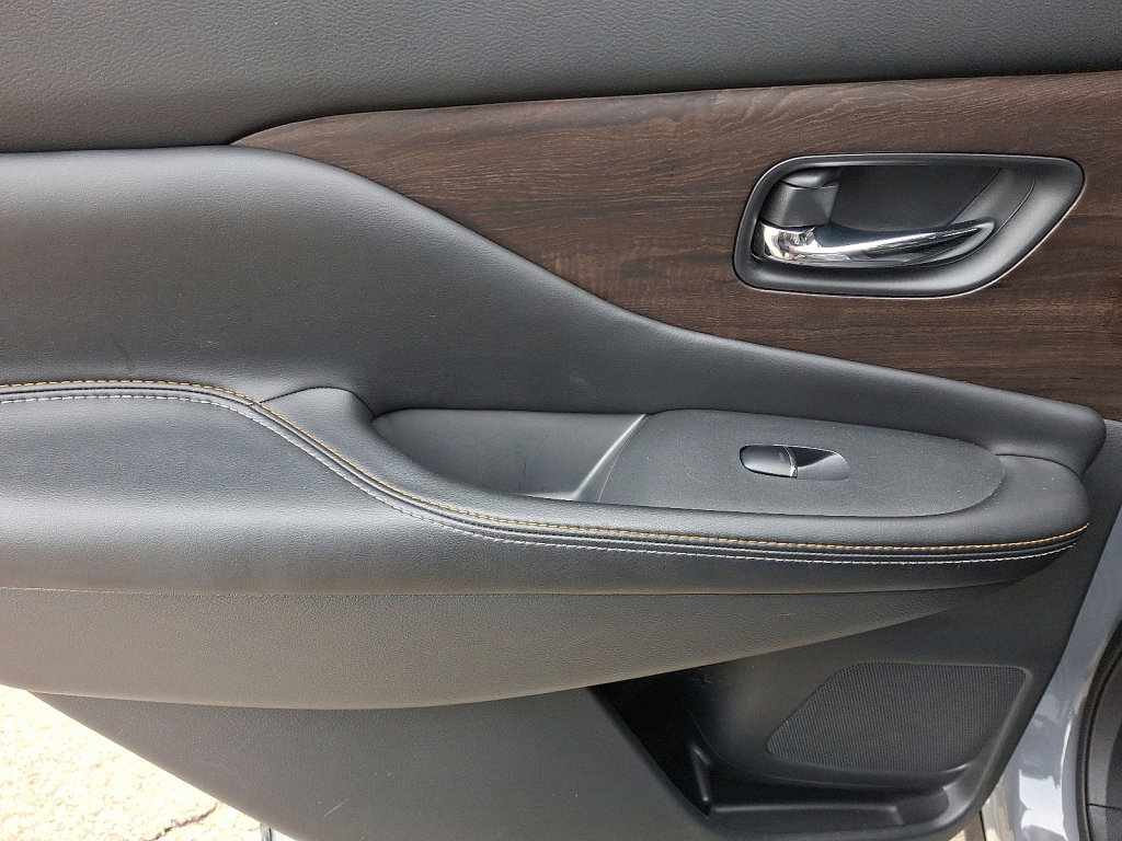 Used 2021 Nissan Murano Platinum w/ Cargo Package image 19