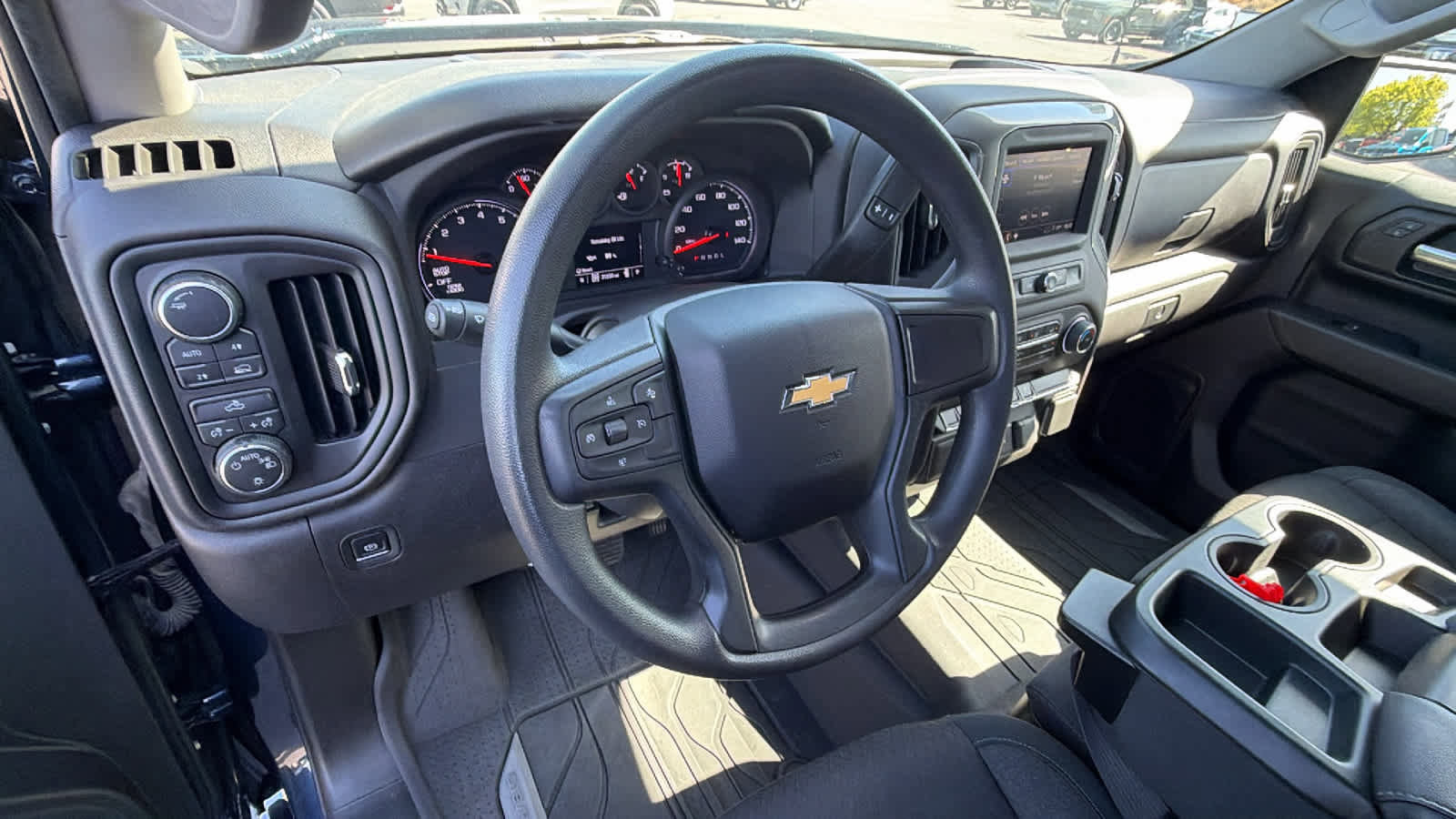 Used 2022 Chevrolet Silverado 1500 Custom AWD/4WD image 10