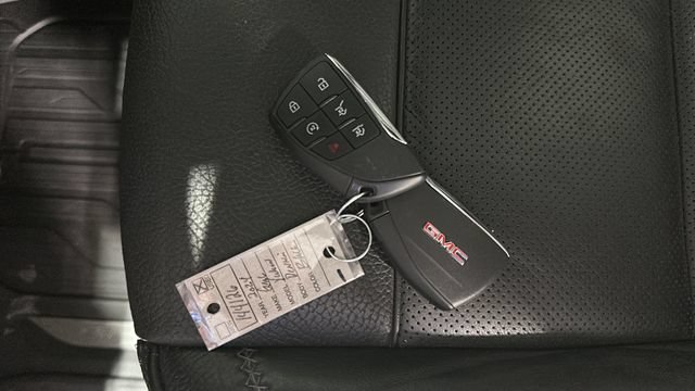 Used 2024 GMC Yukon Denali AWD/4WD image 47