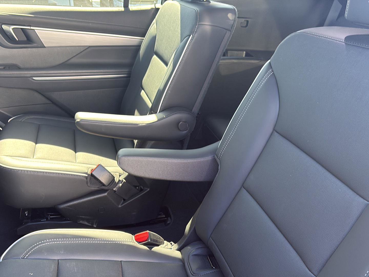 Used 2025 Buick Enclave Preferred image 13