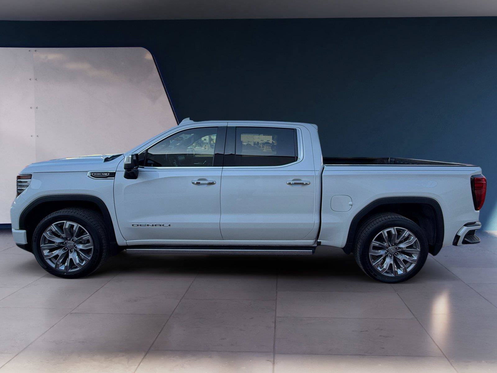 Used 2024 GMC Sierra 1500 Denali w/ Denali Reserve Package AWD/4WD image 2