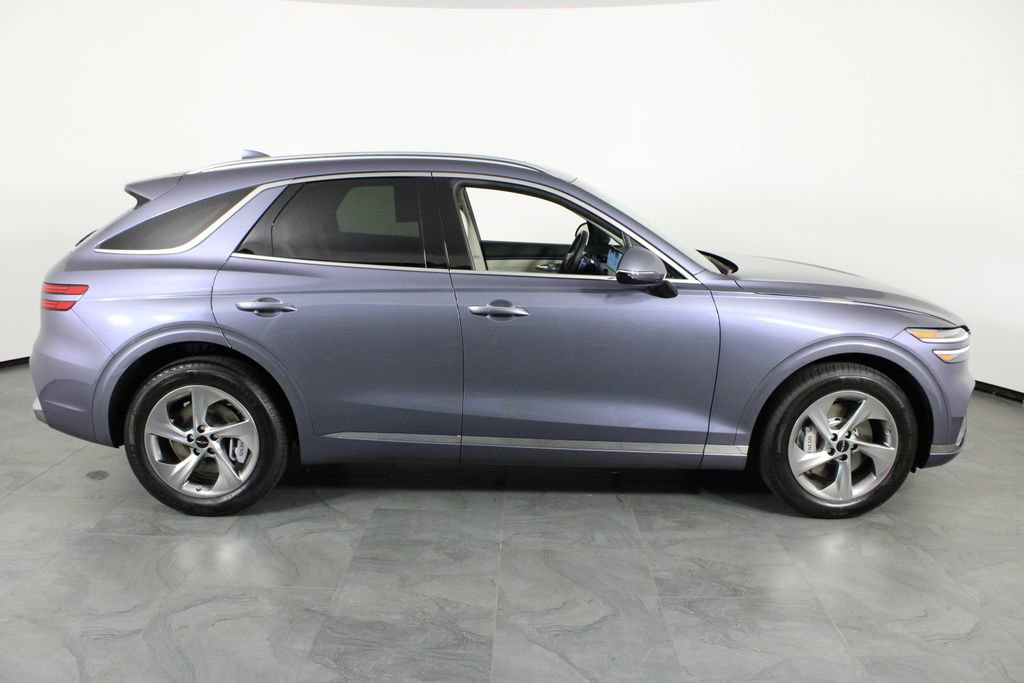 Used 2026 Genesis GV70 2.5T Select image 13