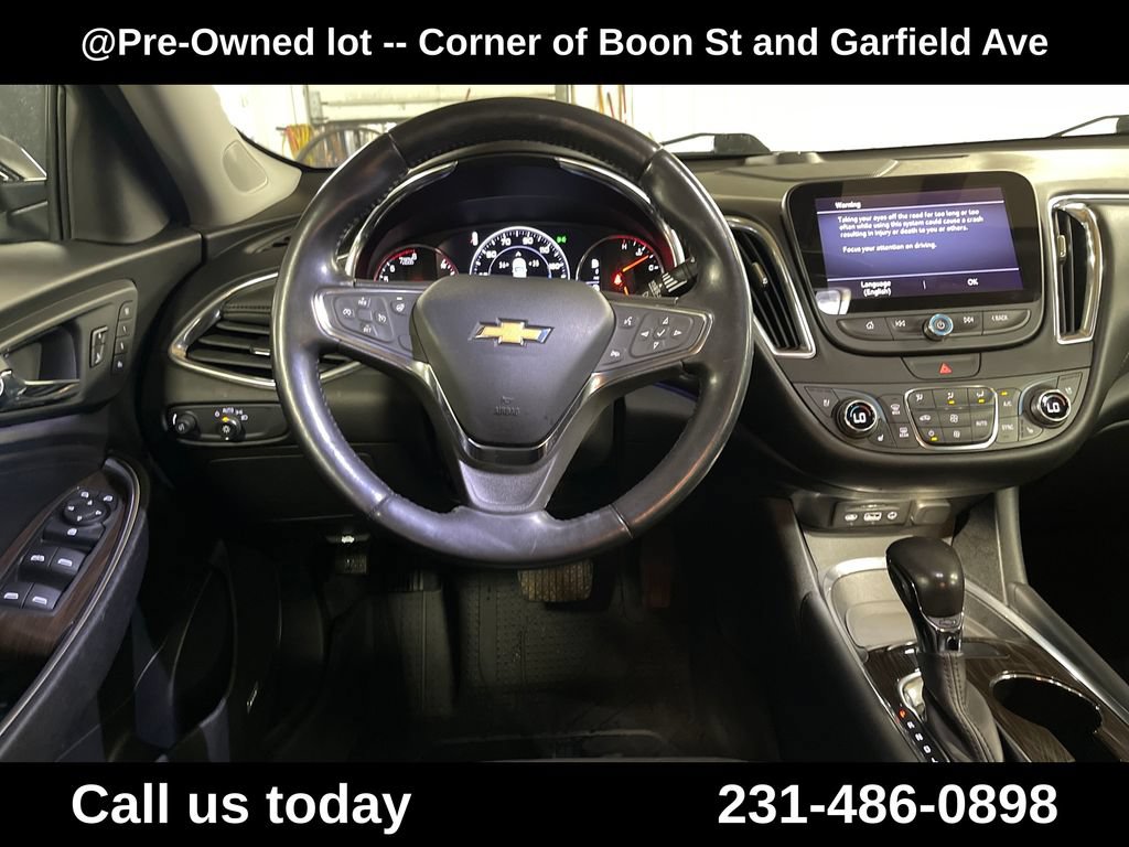 Used 2021 Chevrolet Malibu Premier FWD image 17
