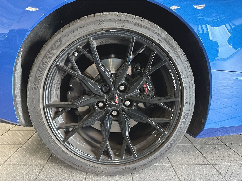 Used 2023 Chevrolet Corvette Stingray w/ Z51 Performance Package image 8