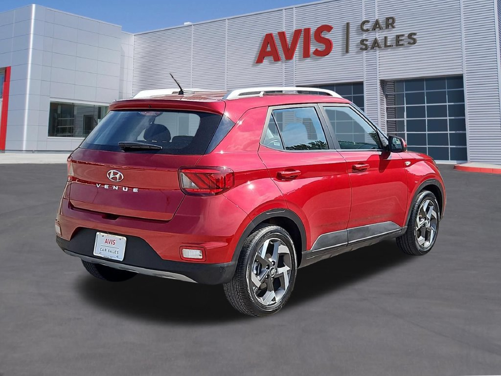 Used 2025 Hyundai Venue SEL FWD image 6