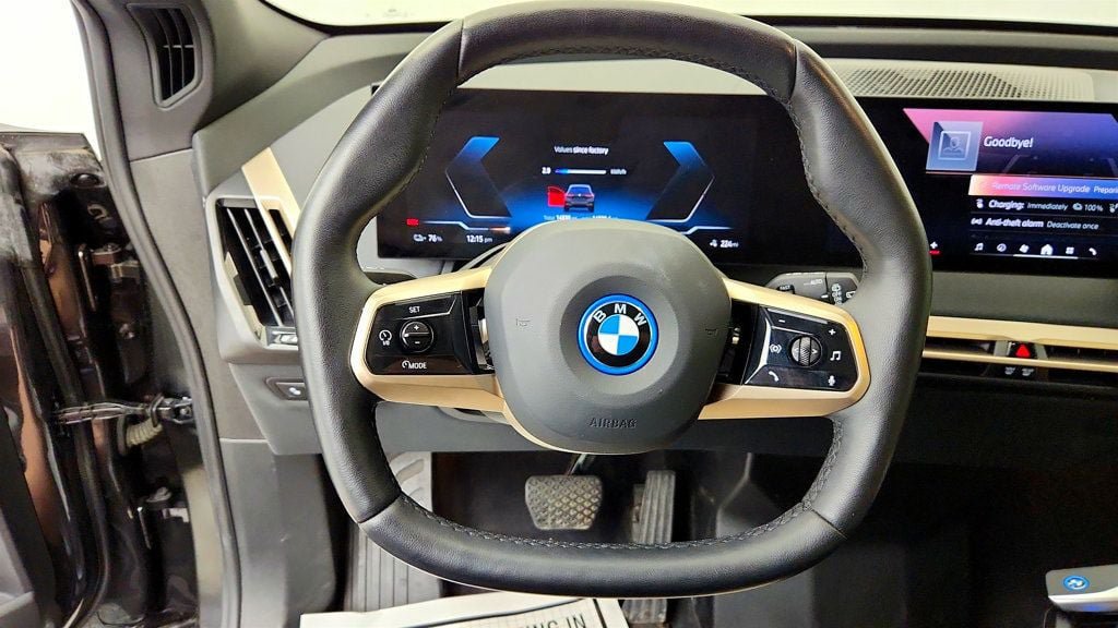 Used 2024 BMW iX xDrive50 w/ Premium Package AWD/4WD image 12