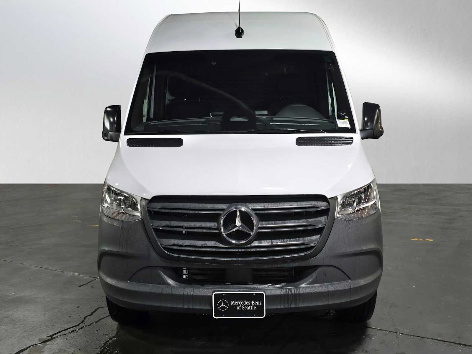 Used 2025 Mercedes-Benz Sprinter 2500 image 8