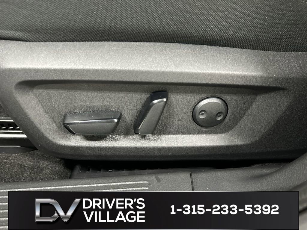 Used 2023 Nissan Rogue SV AWD/4WD image 10