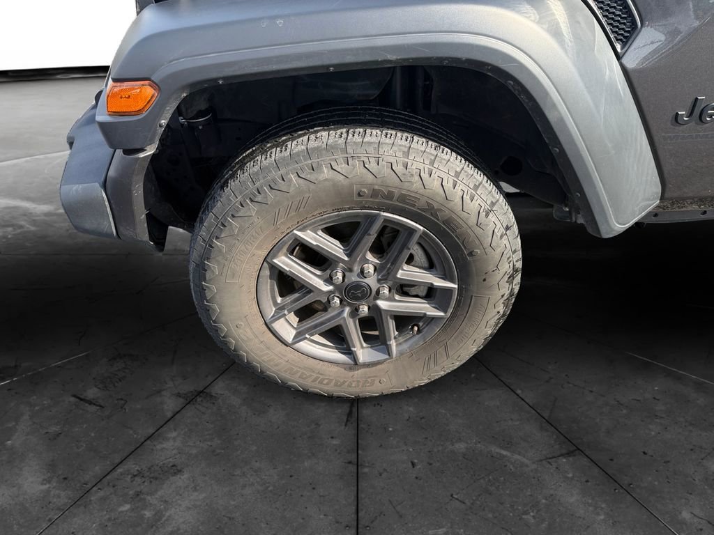 Used 2024 Jeep Wrangler Unlimited Sport AWD/4WD image 14