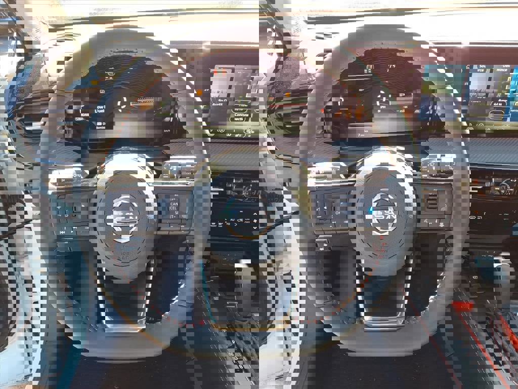 New 2026 Nissan Kicks SR w/ Cold Weather Package image 12