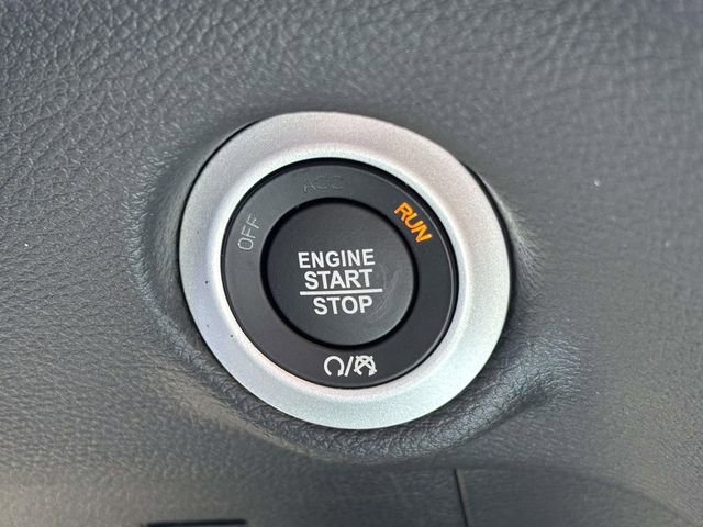 New 2026 Chrysler Pacifica Select image 21