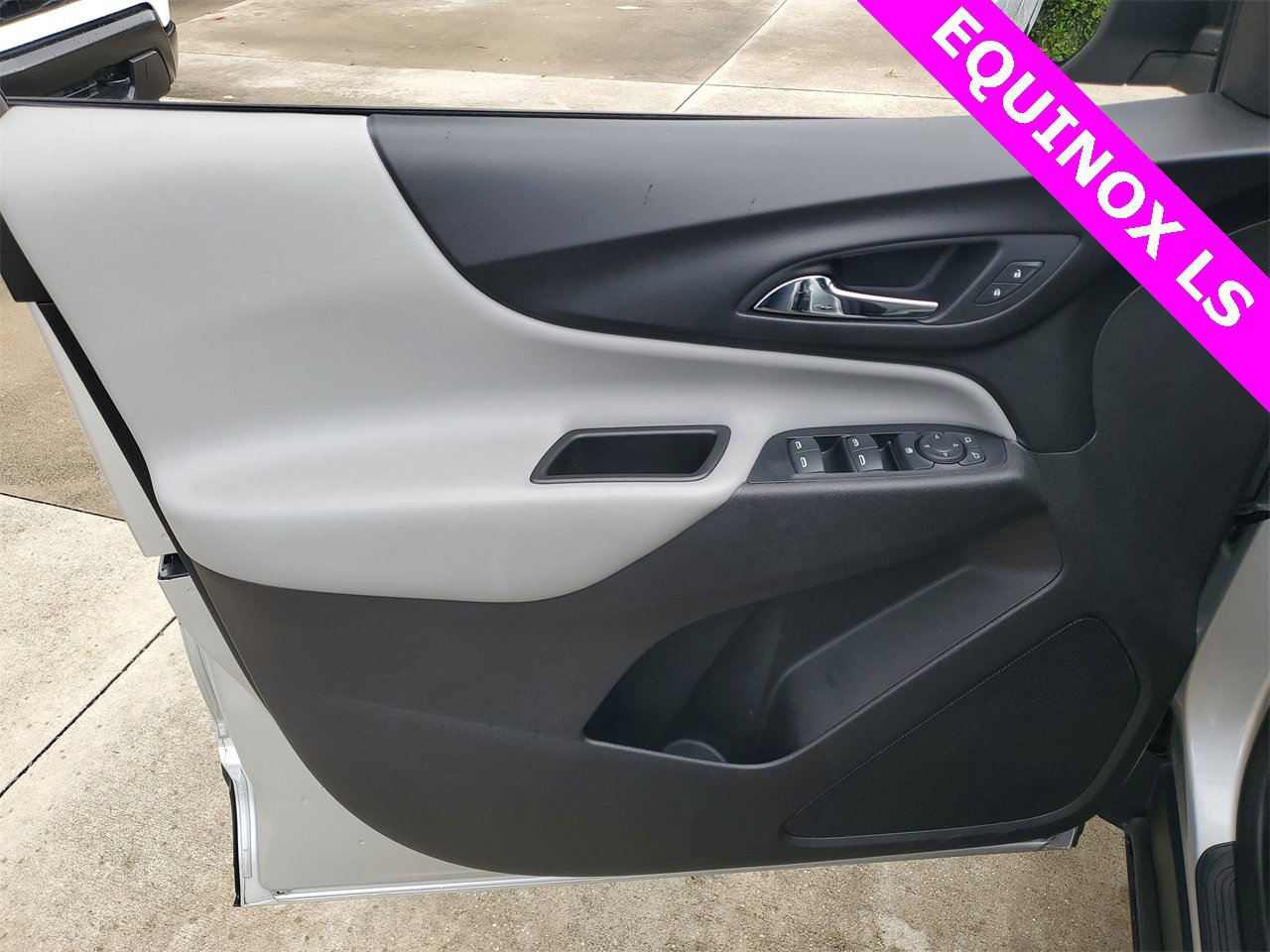 Used 2019 Chevrolet Equinox LS w/ LS Convenience Package image 13