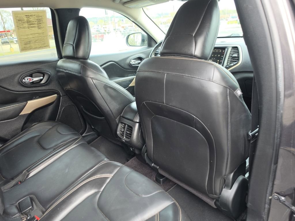 Used 2018 Jeep Cherokee Limited image 30