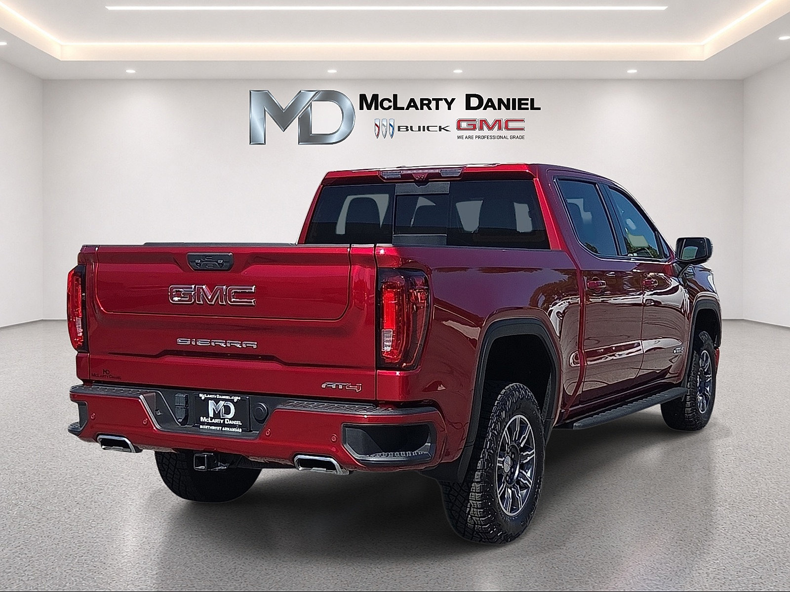 Used 2024 GMC Sierra 1500 AT4 w/ Technology Package AWD/4WD image 14