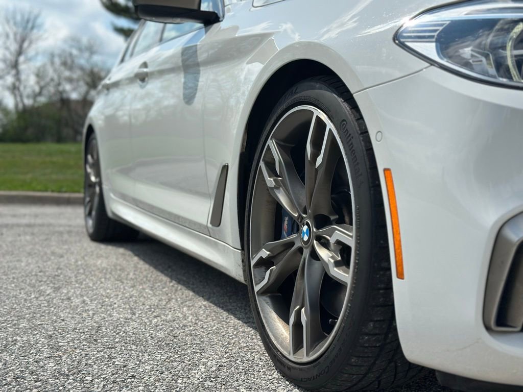 Used 2020 BMW M550i xDrive w/ Premium Package image 9