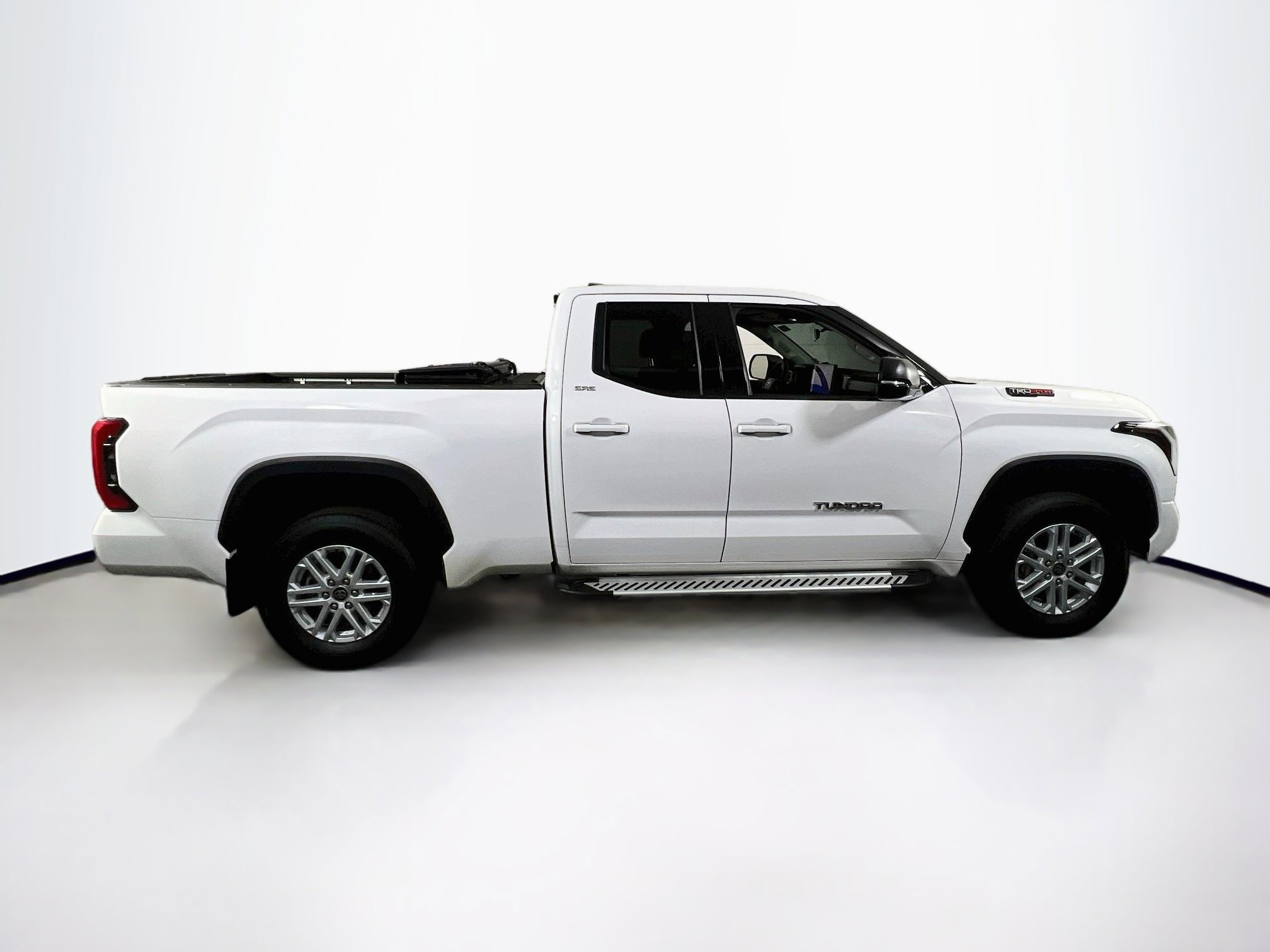 Used 2022 Toyota Tundra SR5 w/ SR5 Premium Package AWD/4WD image 4