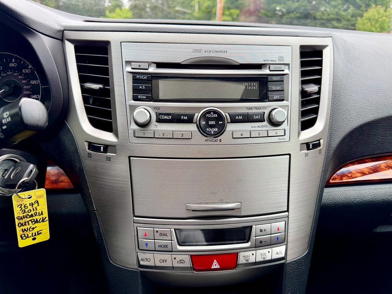 Used 2011 Subaru Outback 2.5i Limited w/ PWR Moonroof Pkg AWD/4WD image 21