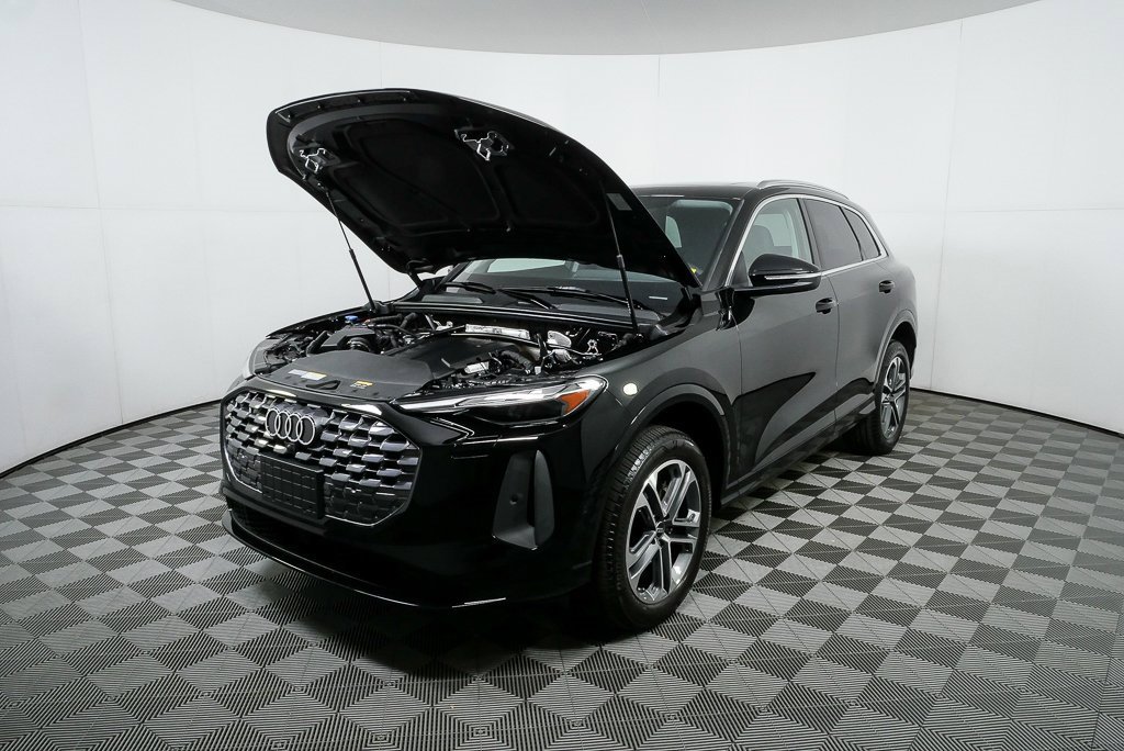 Certified 2025 Audi Q5 Premium w/ Convenience Package image 33