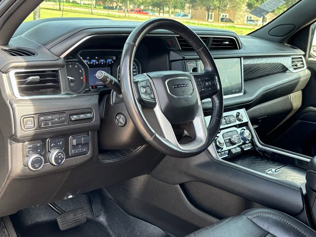 Used 2021 GMC Yukon XL Denali w/ Denali Ultimate Package image 12