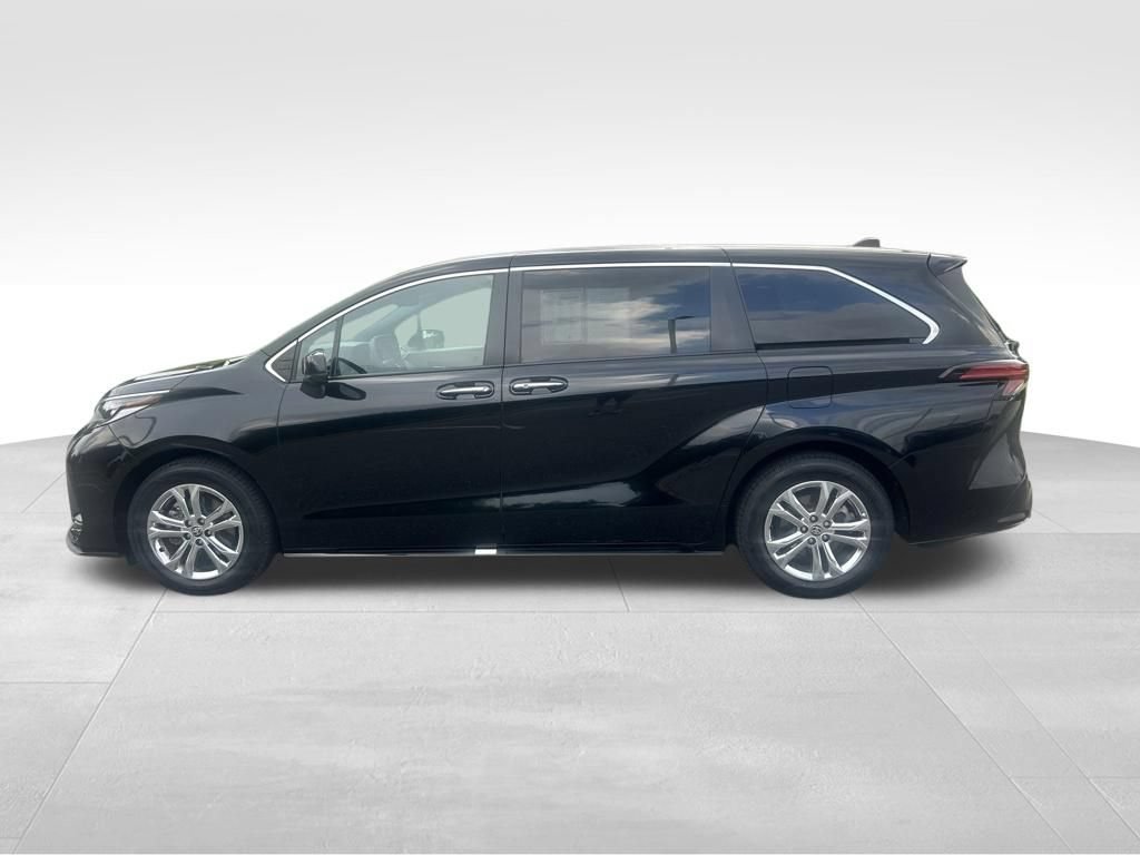 Certified 2023 Toyota Sienna XSE AWD/4WD image 2