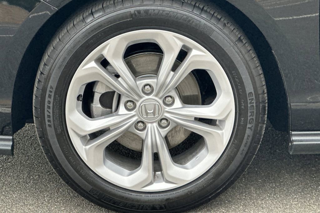 Certified 2025 Honda Accord LX image 29
