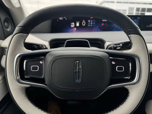 New 2025 Lincoln Navigator Reserve image 32