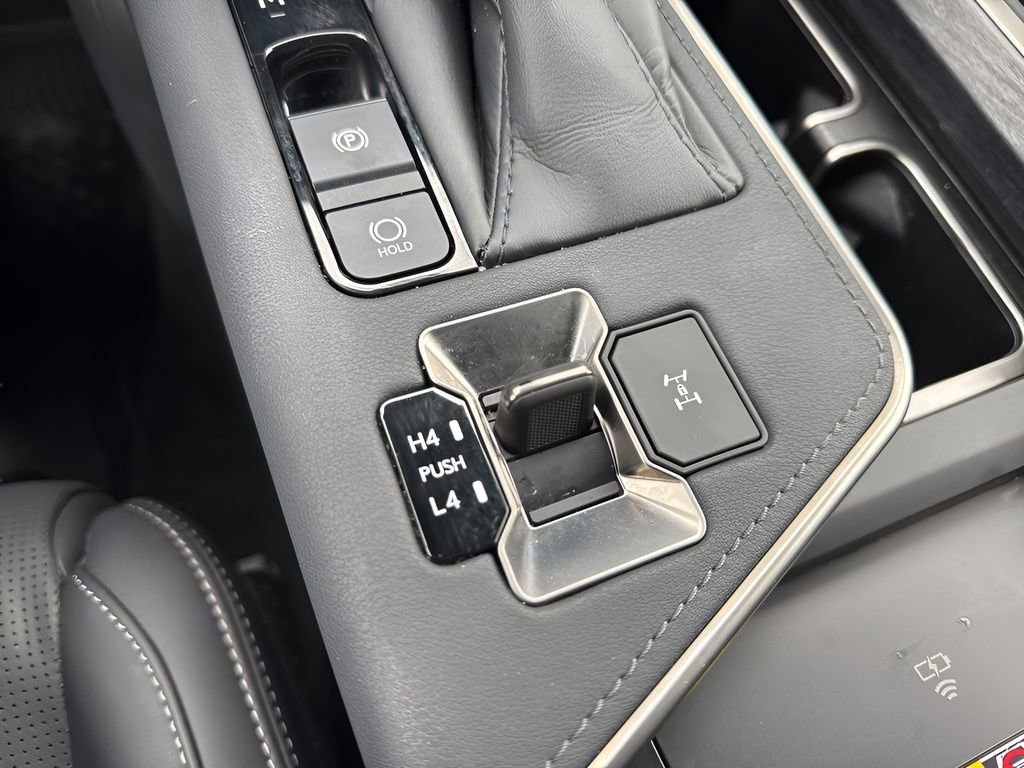 Used 2024 Lexus GX 550 w/ Cold Area Package AWD/4WD image 25