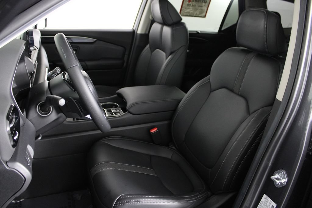 Used 2025 Honda Pilot Touring image 20