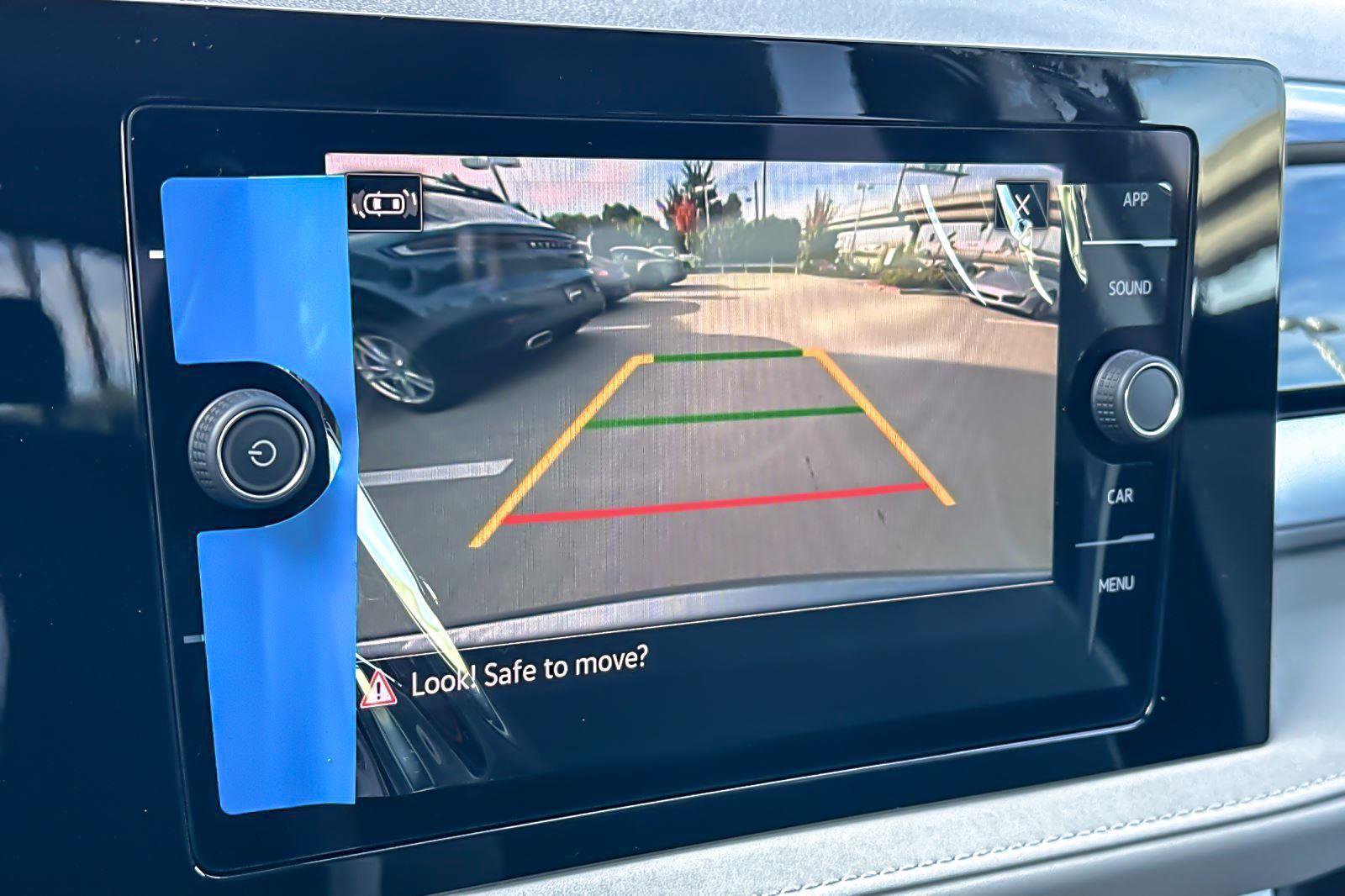 New 2026 Volkswagen Taos SE image 18