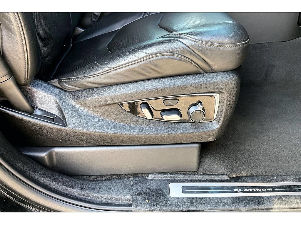Used 2019 Cadillac Escalade ESV Platinum AWD/4WD image 51