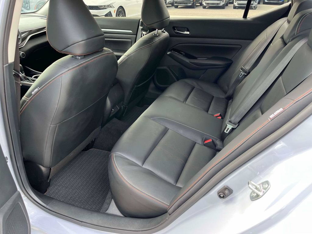 Used 2024 Nissan Altima 2.5 SR w/ SR Premium Package FWD image 6