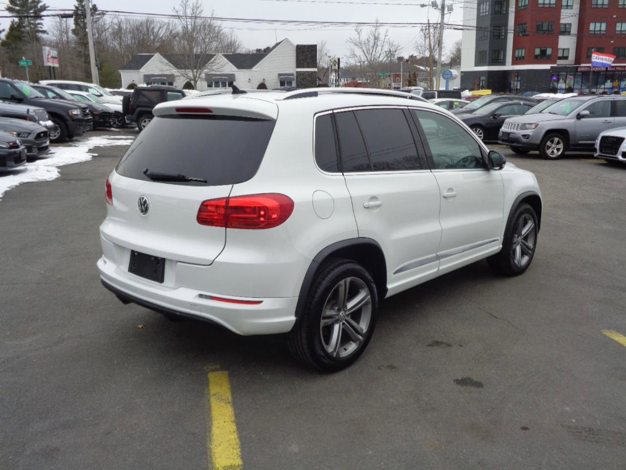Used 2017 Volkswagen Tiguan Sport image 13