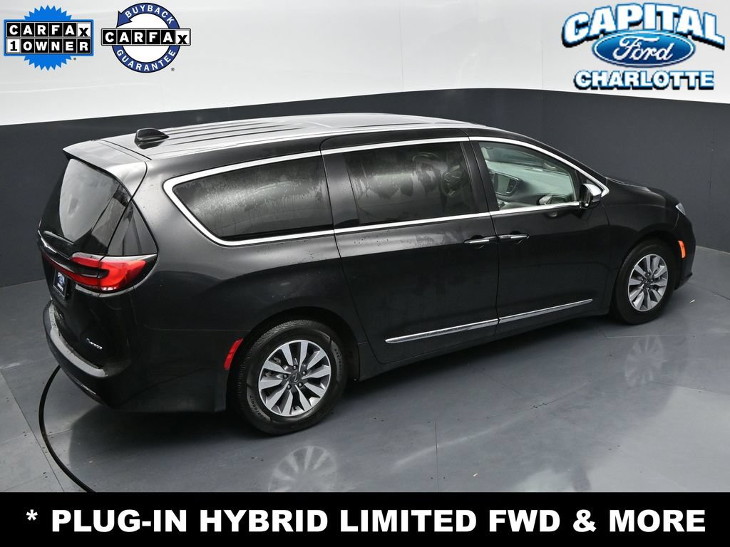 Used 2023 Chrysler Pacifica Limited FWD image 32