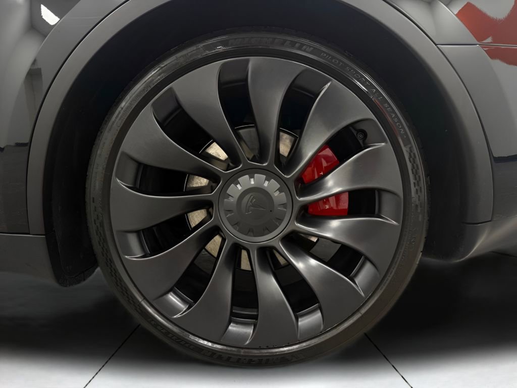 Used 2023 Tesla Model Y Performance image 24